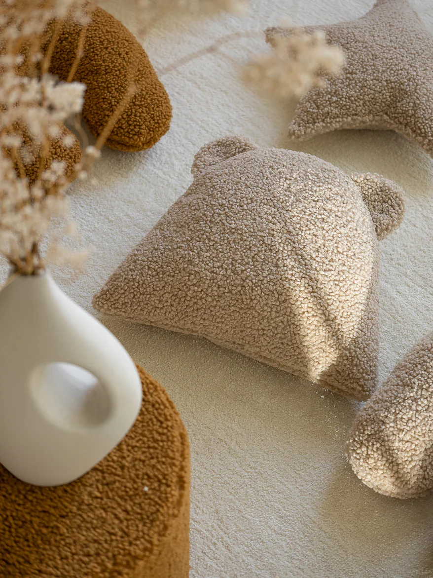 Wigiwama, Sisustustyyny Bear (Biscuit, Cream, Maple) - Image 2